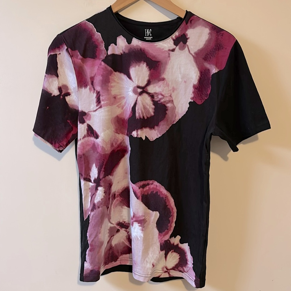 INC International Concepts T- Shirt